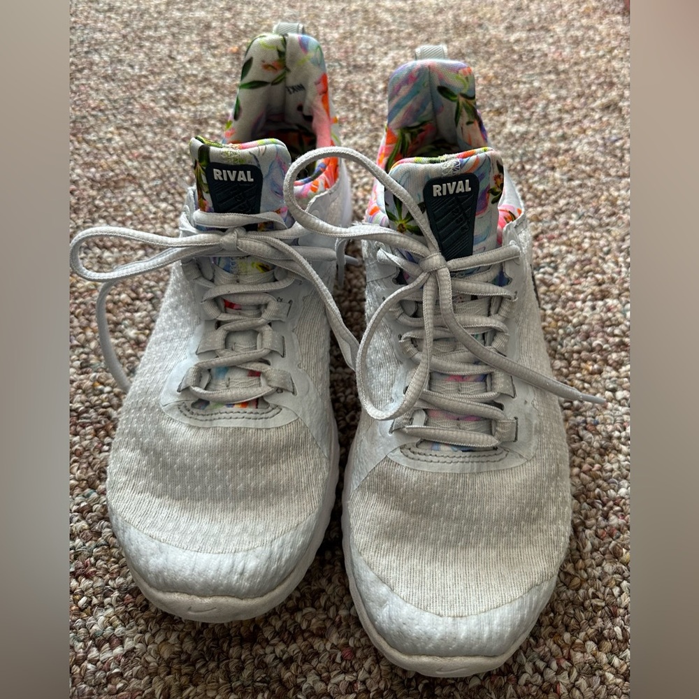Women’s Nike Renew Revel Sneakers